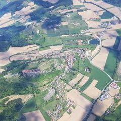 Verortung via Georeferenzierung der Kamera: Aufgenommen in der Nähe von Gemeinde Riegersburg, Österreich in 1700 Meter